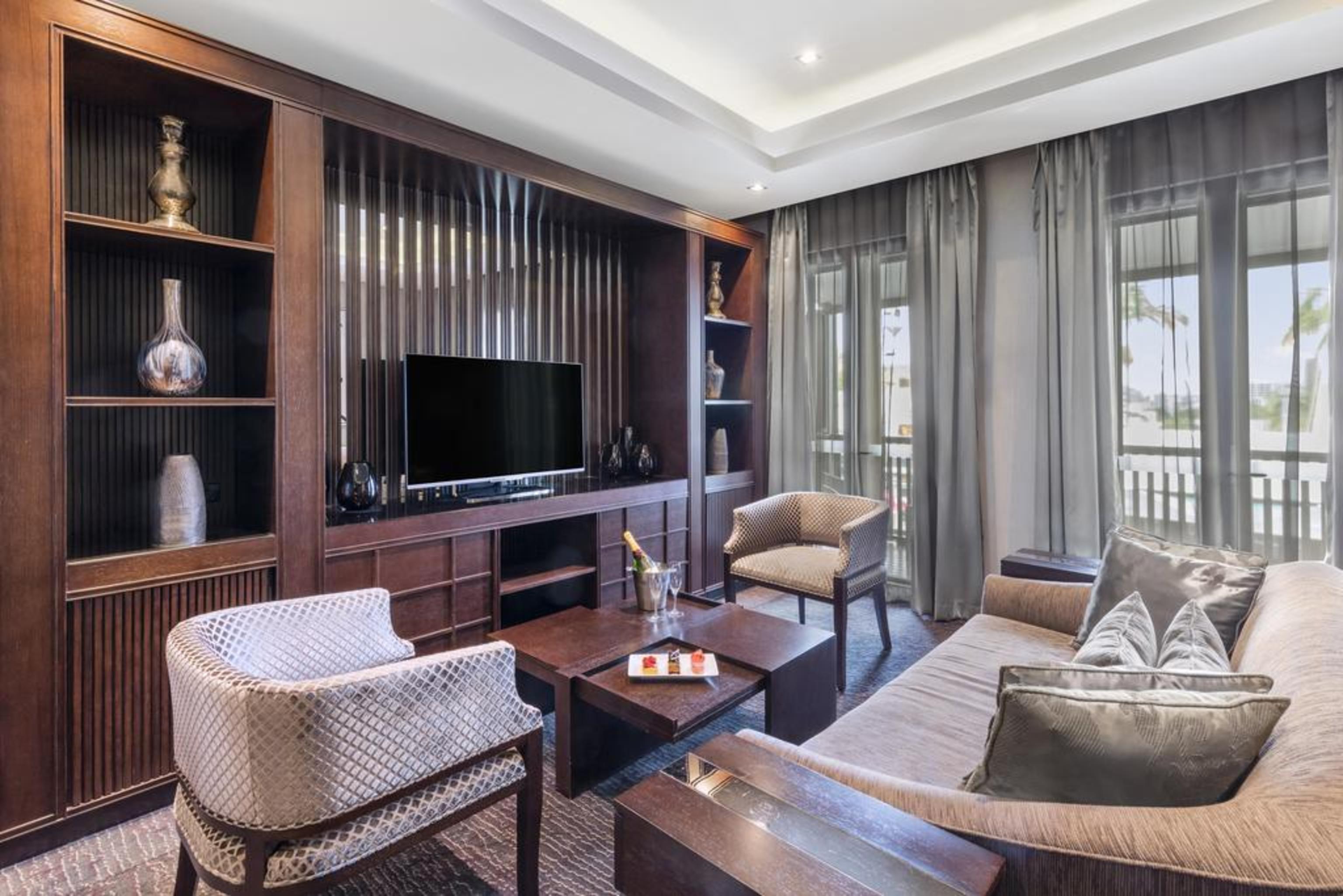 The Beetson Hotel Brisbane Exterior photo Living room