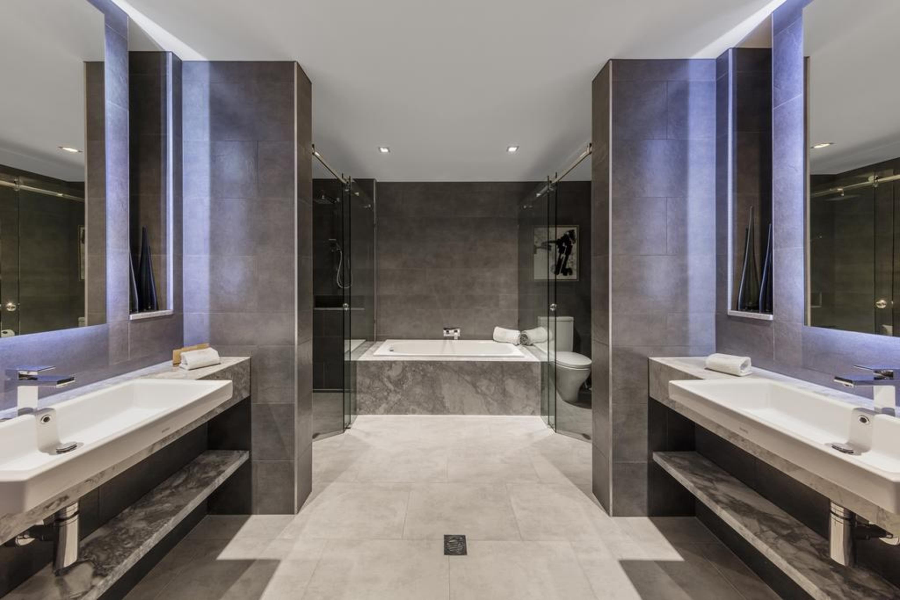 The Beetson Hotel Brisbane Exterior photo Bathroom